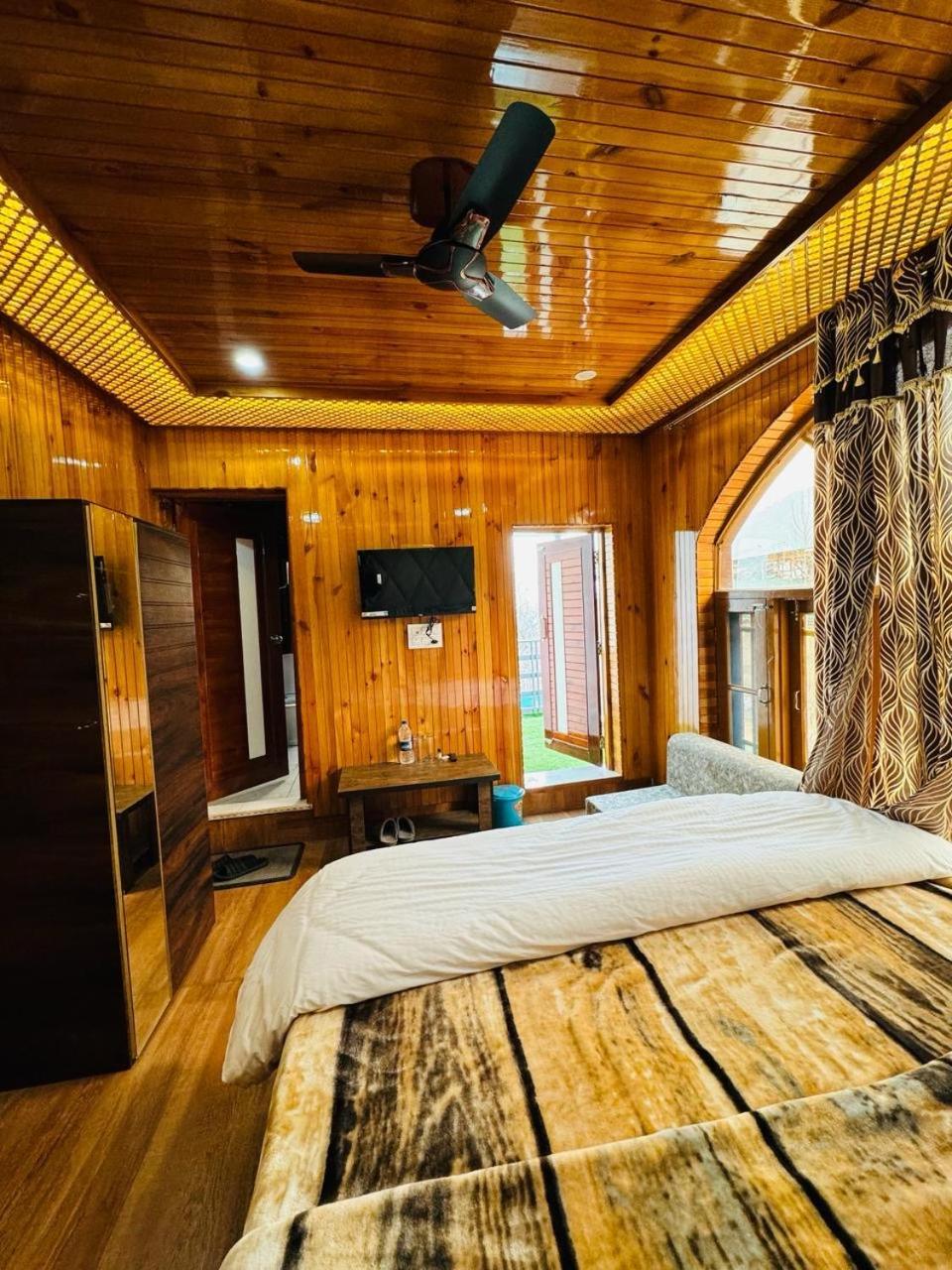 Frosty Mountain Resort Pahalgam Exterior photo