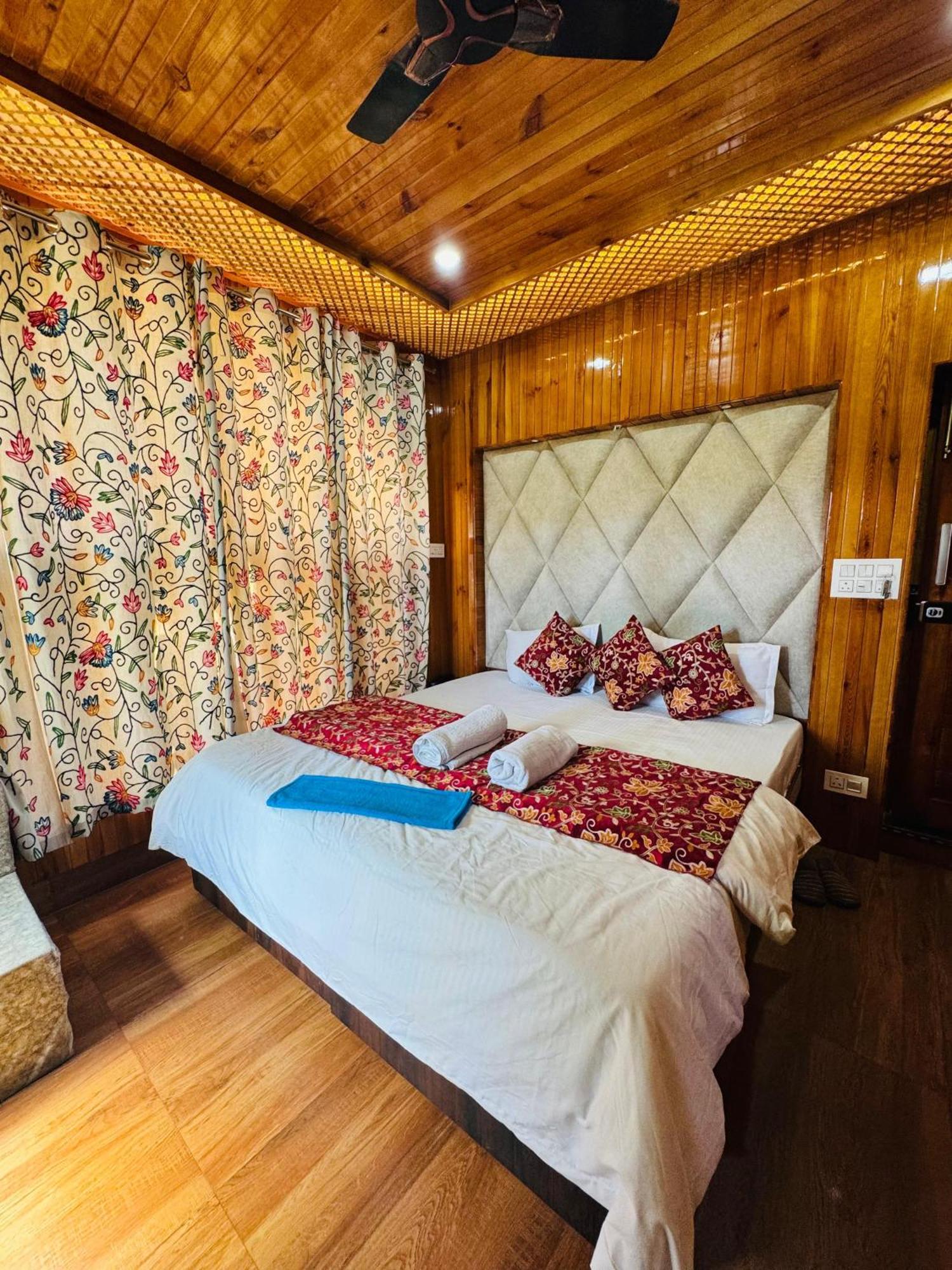 Frosty Mountain Resort Pahalgam Exterior photo