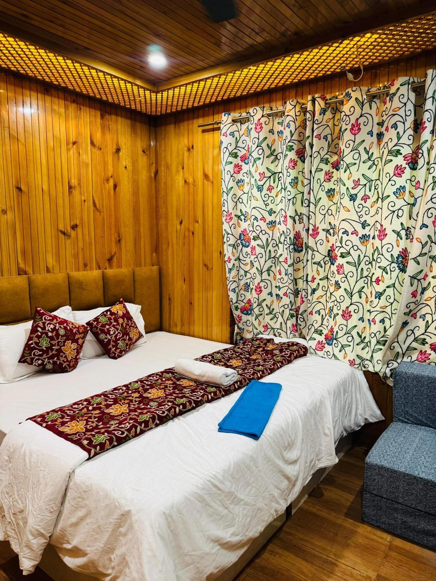Frosty Mountain Resort Pahalgam Exterior photo