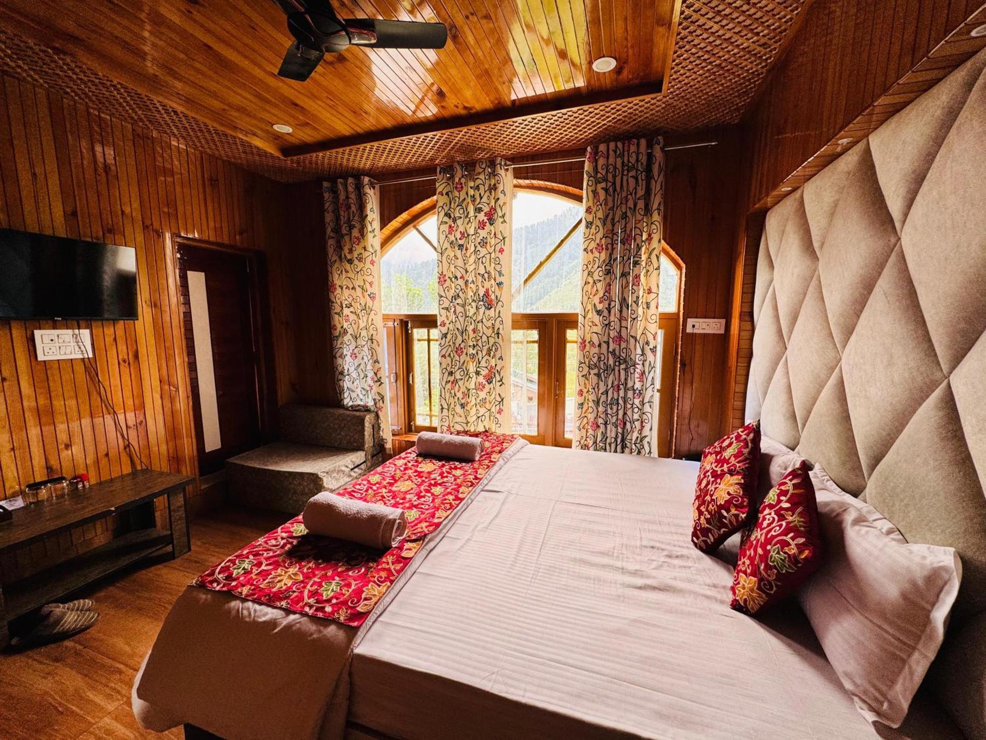 Frosty Mountain Resort Pahalgam Exterior photo
