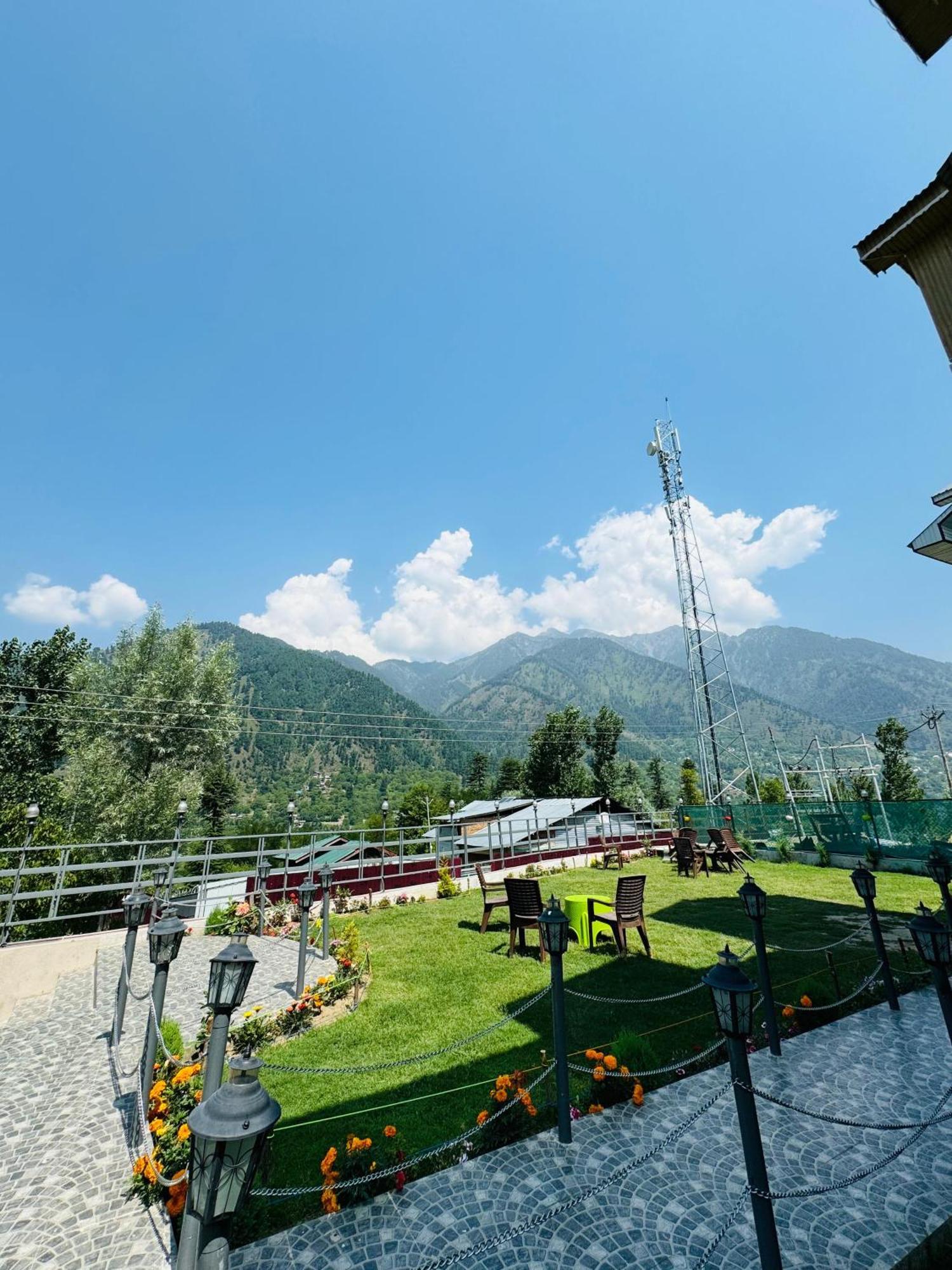 Frosty Mountain Resort Pahalgam Exterior photo