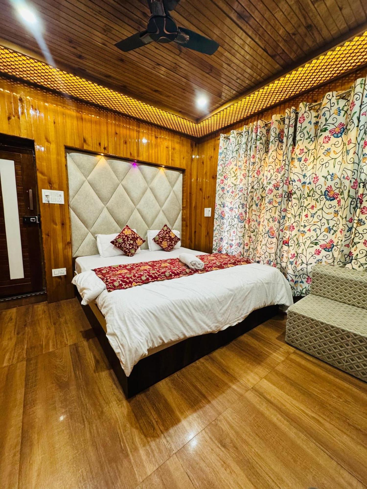 Frosty Mountain Resort Pahalgam Exterior photo